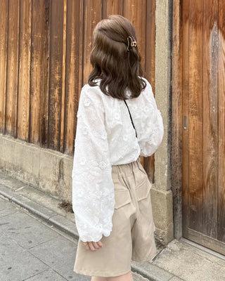 Short pleated pants