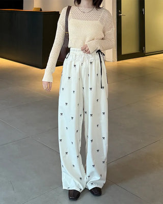 Loose-fitting perforated knit