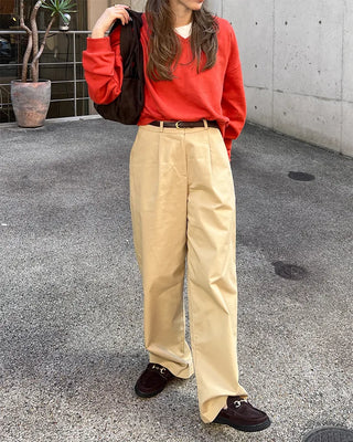 Semi-cropped V-neck sweatshirt
