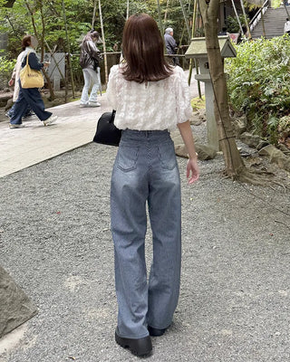 Seersucker frill short-sleeved blouse