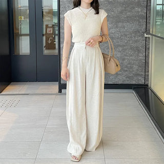 Sleeveless mock neck knit
