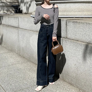 Asymmetrical Shoulder Crop Border T-Shirt