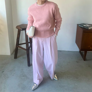 Simple and colorful knitwear