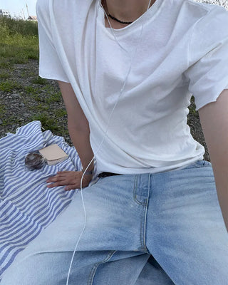 Cut-off point short-sleeved T-shirt