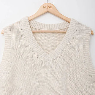 Basic semi-cropped knit vest