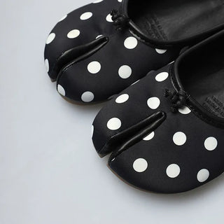 Tabi shoes