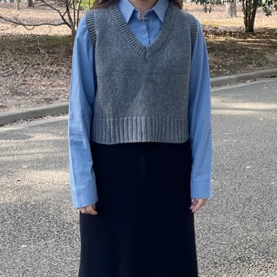 Basic semi-cropped knit vest