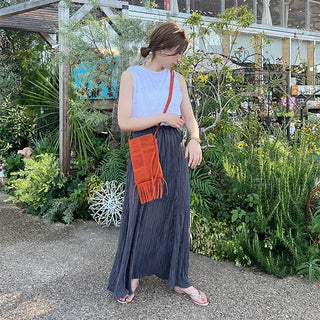 Pleated banded long skirt