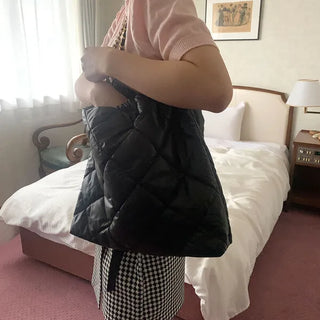 Chain quilted bag