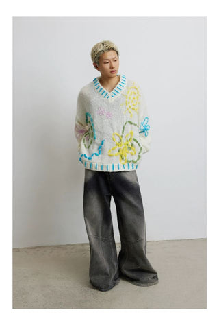 CONP Graphic V-neck Sweater (White)