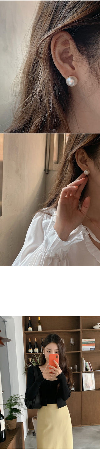 Round pearl earrings