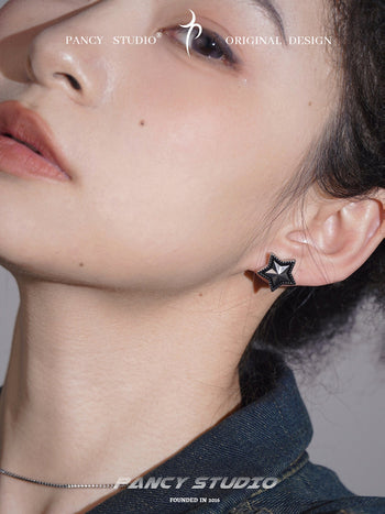 FIVE-POINTED STAR EAR STUDS