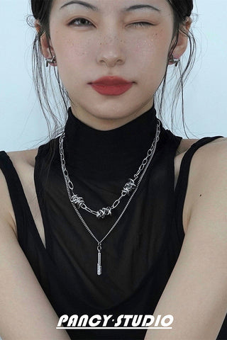 THORN WINDING NECKLACE