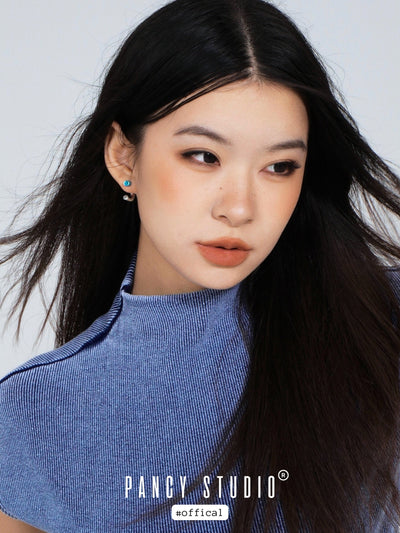MINIMAL SILVER STUD EARRINGS