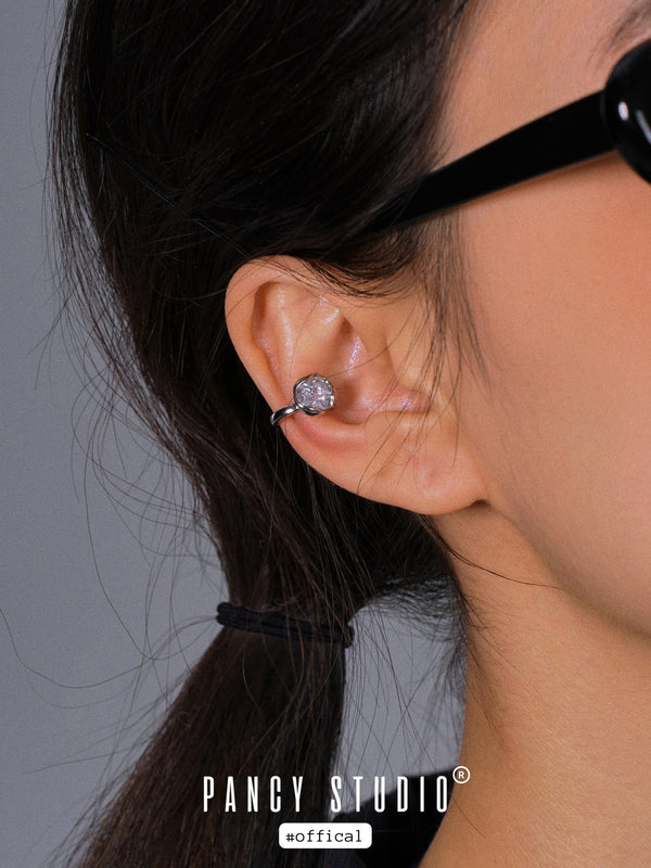 MINIMAL STAR DESIGN EAR CLIP