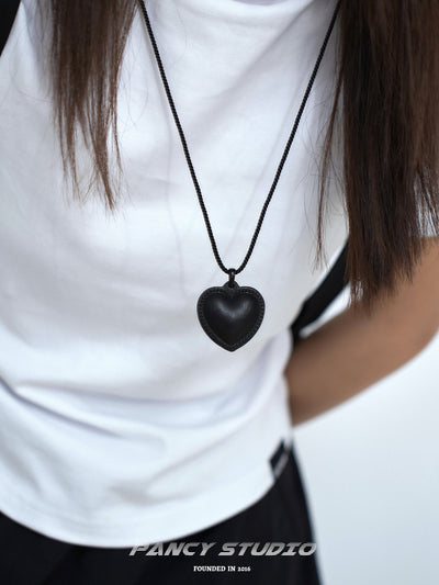 BLACK HEART LEATHER NECKLACE