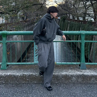 Deep pintuck line cotton pants