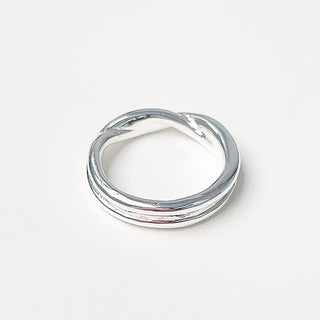 jini twist ring
