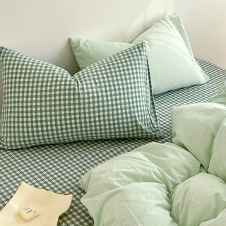Cozy Pink Plaid Bedding Set