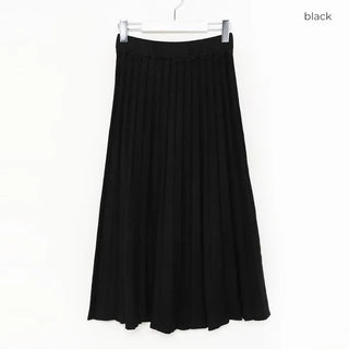 Knitted pleated skirt