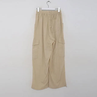 Wide cargo pants