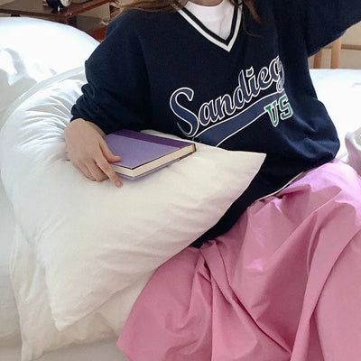 Lettering V-neck sweatshirt