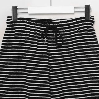 Striped elastic waist half-pants