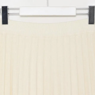 Knitted pleated skirt