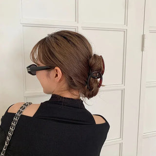 Cross hair clip