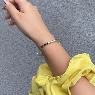 Twisted Round Bangle