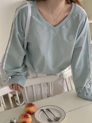 Loose-fitting stitched ribbon V-neck sweatshirt (4c)