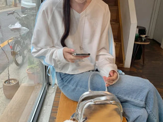 Loose-fitting stitched ribbon V-neck sweatshirt (4c)