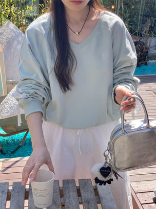 Loose-fitting stitched ribbon V-neck sweatshirt (4c)