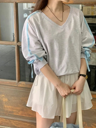Loose-fitting stitched ribbon V-neck sweatshirt (4c)