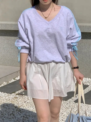 Loose-fitting stitched ribbon V-neck sweatshirt (4c)