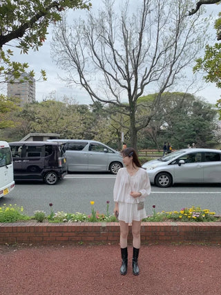 Loose-fitting shirred puff ribbon blouse (2c)
