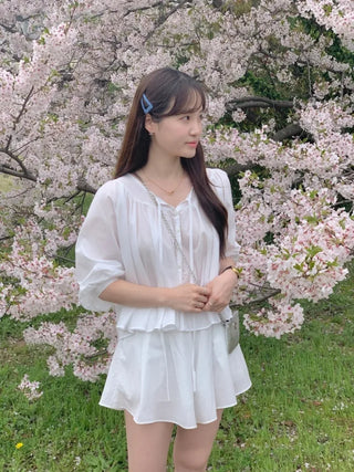Loose-fitting shirred puff ribbon blouse (2c)