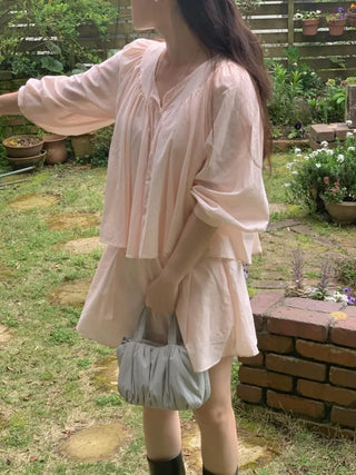 Loose-fitting shirred puff ribbon blouse (2c)