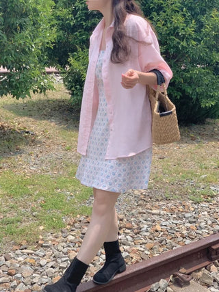 Loose-fitting summer linen shirt