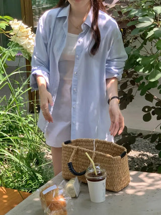 Loose-fitting summer linen shirt