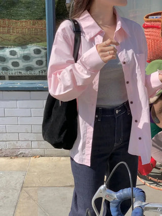 Loose-fitting pink autumn shirt