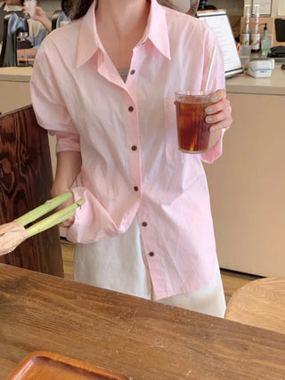 Loose-fitting pink autumn shirt