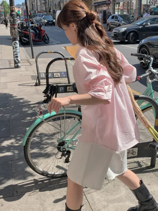 Loose-fitting pink autumn shirt