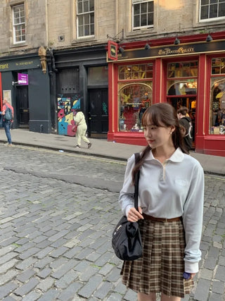 Long-sleeved colored T-shirt