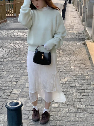 Loose-fit cropped round knit