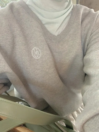 Cropped V-neck loose-fit sweatshirt (4c)