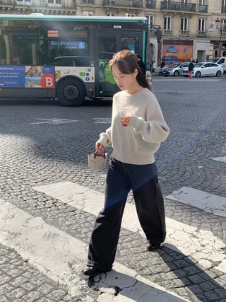 Loose-fit cropped round knit