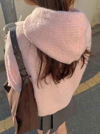 Loose-fit V-neck wool knit