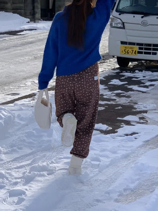 Flower-patterned fleece-lined jogger pants