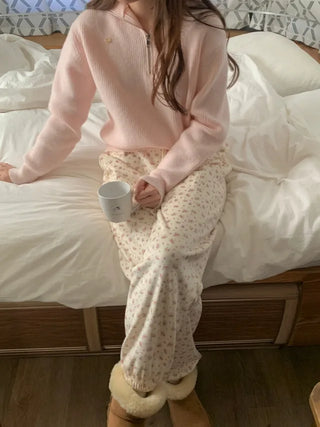 Flower-patterned fleece-lined jogger pants